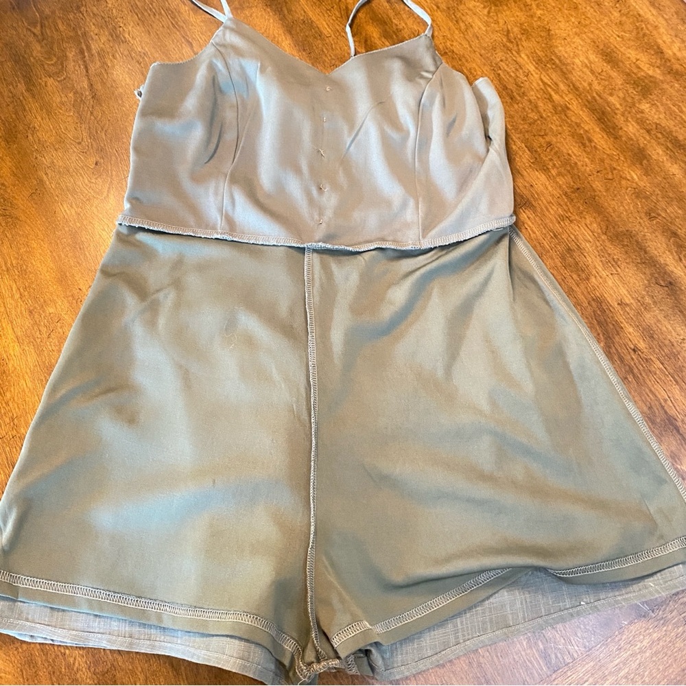 Love Crazy Sage Green Button-Front Romper size Small Beach Summer Cotton - Picture 11 of 17